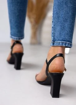 The Fashion Project Πέδιλα με μπαρέτα σε καρέ γραμμή - Μαύρο -Κατάστημα TheFashionProject pedila me mpareta se kare grammi 110656 zwxb