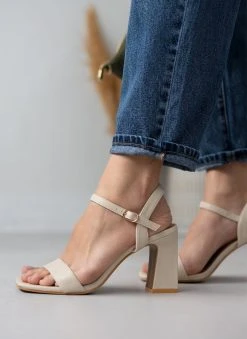 The Fashion Project Πέδιλα με μπαρέτα σε καρέ γραμμή - Μπεζ -Κατάστημα TheFashionProject pedila me mpareta se kare grammi 110657 0trk