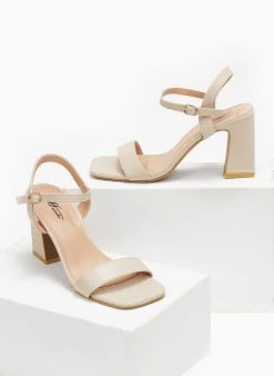 The Fashion Project Πέδιλα με μπαρέτα σε καρέ γραμμή - Μπεζ -Κατάστημα TheFashionProject pedila me mpareta se kare grammi 110657 svgo