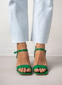 The Fashion Project Πέδιλα με μπαρέτα σε καρέ γραμμή - Πράσινο -Κατάστημα TheFashionProject pedila me mpareta se kare grammi 110658 juit