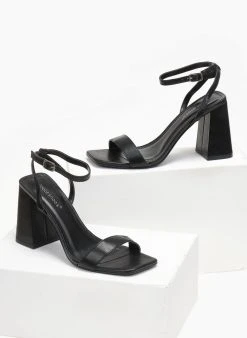 The Fashion Project Πέδιλα με μπαρέτα σε καρέ γραμμή - Μαύρο -Κατάστημα TheFashionProject pedila me mpareta se kare grammi 111222 r1xa