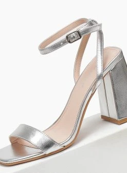 The Fashion Project Πέδιλα με μπαρέτα σε καρέ γραμμή - Ασημί -Κατάστημα TheFashionProject pedila me mpareta se kare grammi 111224 mp8l