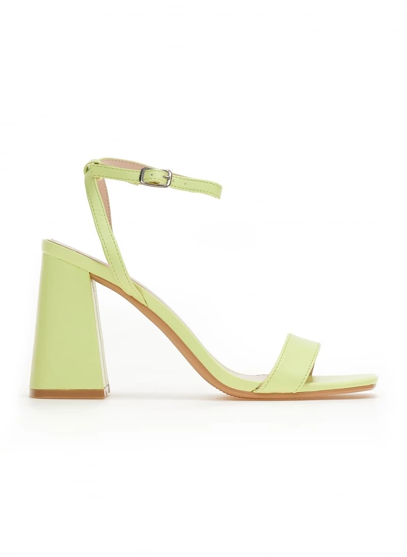 The Fashion Project Πέδιλα με μπαρέτα σε καρέ γραμμή - Lime 3 The Fashion Project Πέδιλα με μπαρέτα σε καρέ γραμμή - Lime