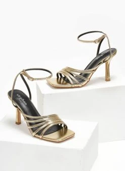 The Fashion Project Πέδιλα με μπαρέτα σε μεταλλικά χρώματα - Χρυσό -Κατάστημα TheFashionProject pedila me mpareta se metallika xrwmata 111030 a4l8