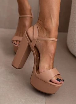 Πέδιλα με φιάπα Vizzano 6282.455 - Nude -Κατάστημα TheFashionProject pedila me psili fiapa vizzano 6282455 106446 eut6