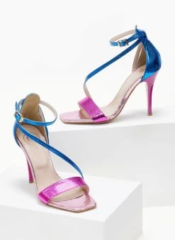 Πέδιλα με μπαρέτα και διχρωμία Tfp - Ροζ 10 Πέδιλα με μπαρέτα και διχρωμία Tfp - Ροζ -Κατάστημα TheFashionProject pedila metallize me pattern fidi 105311 k16x