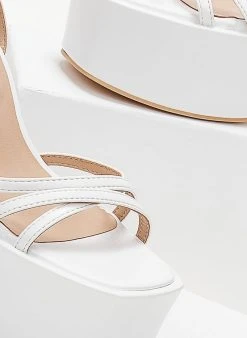 The Fashion Project Πέδιλα με φιάπα και Crossover λουράκια - Λευκό -Κατάστημα TheFashionProject pedila platform me mpareta 103654 42fv