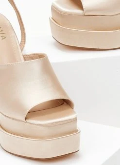 The Fashion Project Πέδιλα με φιάπα υφασμάτινα - Μπεζ 14 The Fashion Project Πέδιλα με φιάπα υφασμάτινα - Μπεζ -Κατάστημα TheFashionProject pedila platform saten me fardia fasa 103892 oke8