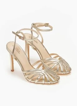 The Fashion Project Πέδιλα με μπαρέτα σε μεταλλικές αποχρώσεις - Χρυσό -Κατάστημα TheFashionProject pedila retro se metallikes apoxrwseis 110713 z5s5