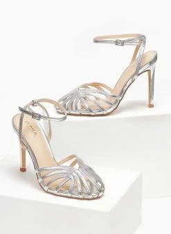 The Fashion Project Πέδιλα με μπαρέτα σε μεταλλικές αποχρώσεις - Ασημί -Κατάστημα TheFashionProject pedila retro se metallikes apoxrwseis 110714 w46e