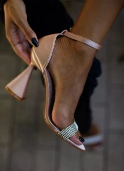 The Fashion Project Πέδιλα με μπαρέτα και στρας - Σομόν -Κατάστημα TheFashionProject pedila saten me idiaitero takouni 107243 zy26