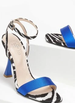 Πέδιλα με μπαρέτα και Print Tfp - Μπλε -Κατάστημα TheFashionProject pedila saten me mpareta kai print tfp 110924 9u5k