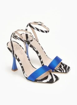 Πέδιλα με μπαρέτα και Print Tfp - Μπλε -Κατάστημα TheFashionProject pedila saten me mpareta kai print tfp 110924 fo8k