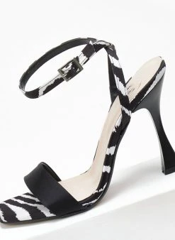 Πέδιλα με μπαρέτα και Print Tfp - Μαύρο -Κατάστημα TheFashionProject pedila saten me mpareta kai print tfp 111152 2bv1