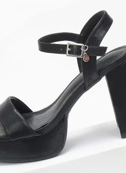 Xti Footwear Πέδιλα με φιάπα σε καρέ γραμμή Xti 140844 - Μαύρο -Κατάστημα TheFashionProject pedila se kare grammi me mpareta xti 140844 110286 9l59