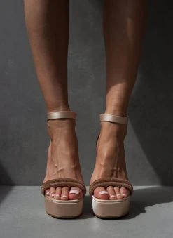 Πέδιλα με φιάπα και στρας υφασμάτινα Tfp - Nude -Κατάστημα TheFashionProject pedila tfp saten me strass kai fiapa 100657 whng