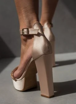 Πέδιλα με φιάπα και στρας υφασμάτινα Tfp - Nude -Κατάστημα TheFashionProject pedila tfp saten me strass kai fiapa 100657 wxpp