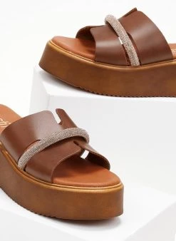 Flatforms δερμάτινα με στρας Estil - Ταμπά -Κατάστημα TheFashionProject platformes dermatines estil me strass leptomereia 104951 e5xx