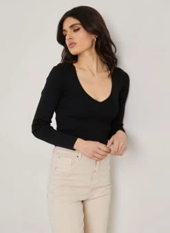 The Fashion Project Πλεκτή μπλούζα με V Cut λαιμόκοψη - Μαύρο -Κατάστημα TheFashionProject plekti mplouza me v cut laimokopsi 110396 bwmw