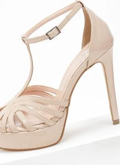 Πέδιλα με φιάπα λουστρίνι Tfp - Μπεζ -Κατάστημα TheFashionProject retro tfp pedila loustrini me fiapa 108760 mkpf