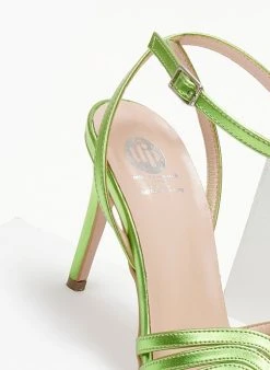 Πέδιλα με μπαρέτα σε μεταλλικές αποχρώσεις Tfp - Λαχανί -Κατάστημα TheFashionProject retro tfp pedila se metallikes apoxrwseis 105219 zmai