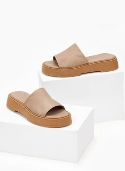 Flatforms δερμάτινα με φαρδιά φάσα Iris Sandals - Μπεζ -Κατάστημα TheFashionProject sandalia dermatina iris me fardia fasa 103847 eak5