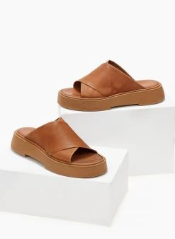 Flatforms δερμάτινα Crossover Iris Sandals - Ταμπά 14 Flatforms δερμάτινα Crossover Iris Sandals - Ταμπά -Κατάστημα TheFashionProject sandalia dermatina iris me xiasti fases 103360 35oa