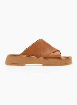 Flatforms δερμάτινα Crossover Iris Sandals - Ταμπά 11 Flatforms δερμάτινα Crossover Iris Sandals - Ταμπά -Κατάστημα TheFashionProject sandalia dermatina iris me xiasti fases 103360 96mk
