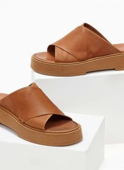 Flatforms δερμάτινα Crossover Iris Sandals - Ταμπά 12 Flatforms δερμάτινα Crossover Iris Sandals - Ταμπά -Κατάστημα TheFashionProject sandalia dermatina iris me xiasti fases 103360 sn4n