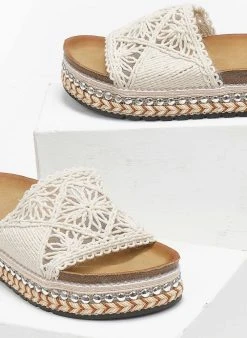 The Fashion Project Σανδάλια με Crochet φάσα και πέρλες - Μπεζ -Κατάστημα TheFashionProject sandalia me crochet fasa kai perles 111721 dlgb