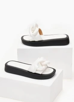 The Fashion Project Flatform με κοκάλινους κρίκους - Λευκό -Κατάστημα TheFashionProject slides me kokalinous krikous 102757 c8es